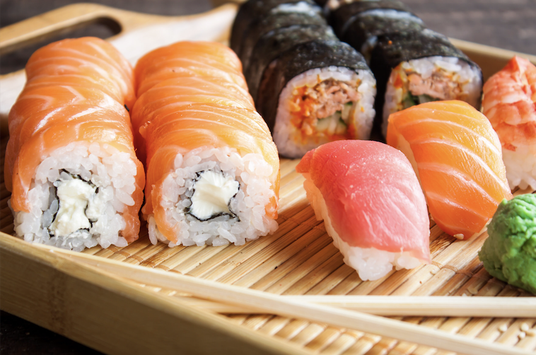 Різниця між суші та роли